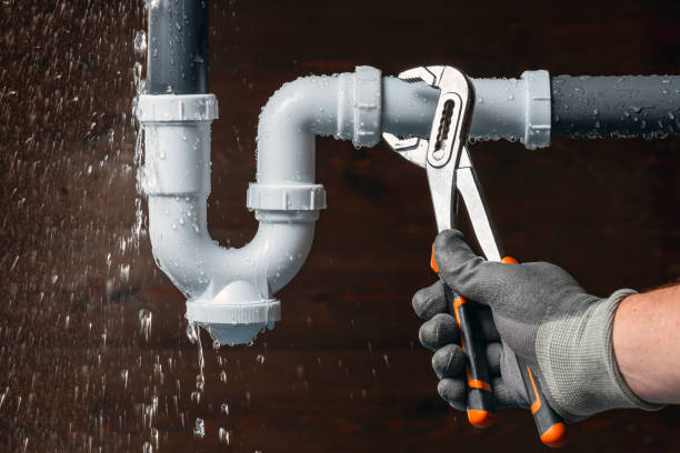 Professional Drain Cleaning technician working in Atascosa, TX
